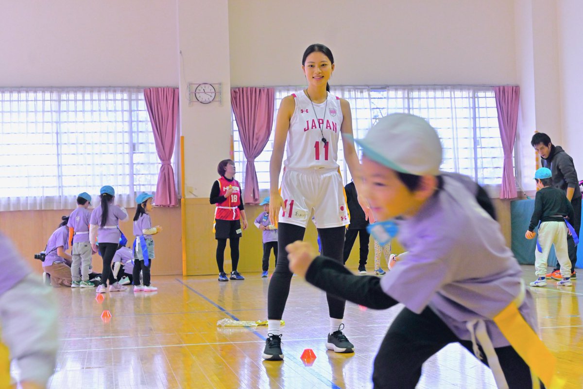 wffl2025's tweet photo. 女子選手が保育園へ。フラッグフットボールの魅力を届ける取り組みを開始

JAFA は 2025 年 10 月より、東京児童協会の保育園へ女子フラッグ選手を中心に派遣し、園児に体を動かす楽しさとフラッグフットボールの魅力を届けています。2026 年度の特別授業依頼も受付中。お気軽に。！ https://t.co/TAtLiEwjyF