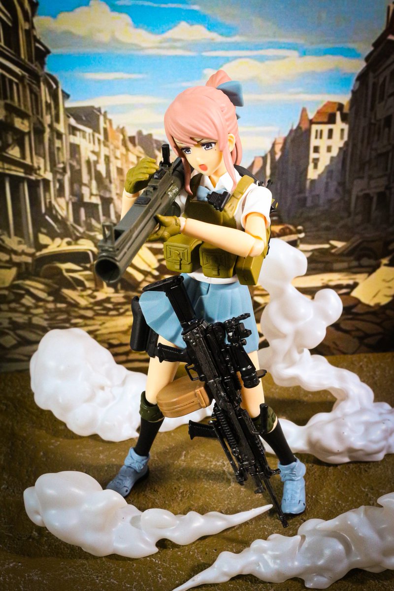 KinPongLeung2's tweet photo. 「ランチャー（launcher）」
#深夜の小武器庫部
#リトルアーモリーを装備
#リトルアーモリー
#LycorisRecoil
#リコリス・リコイル
#figma
#belworkshop
#LittleArmory
#figma
#figmaphotography
#武装jk https://t.co/pE7kpElklI