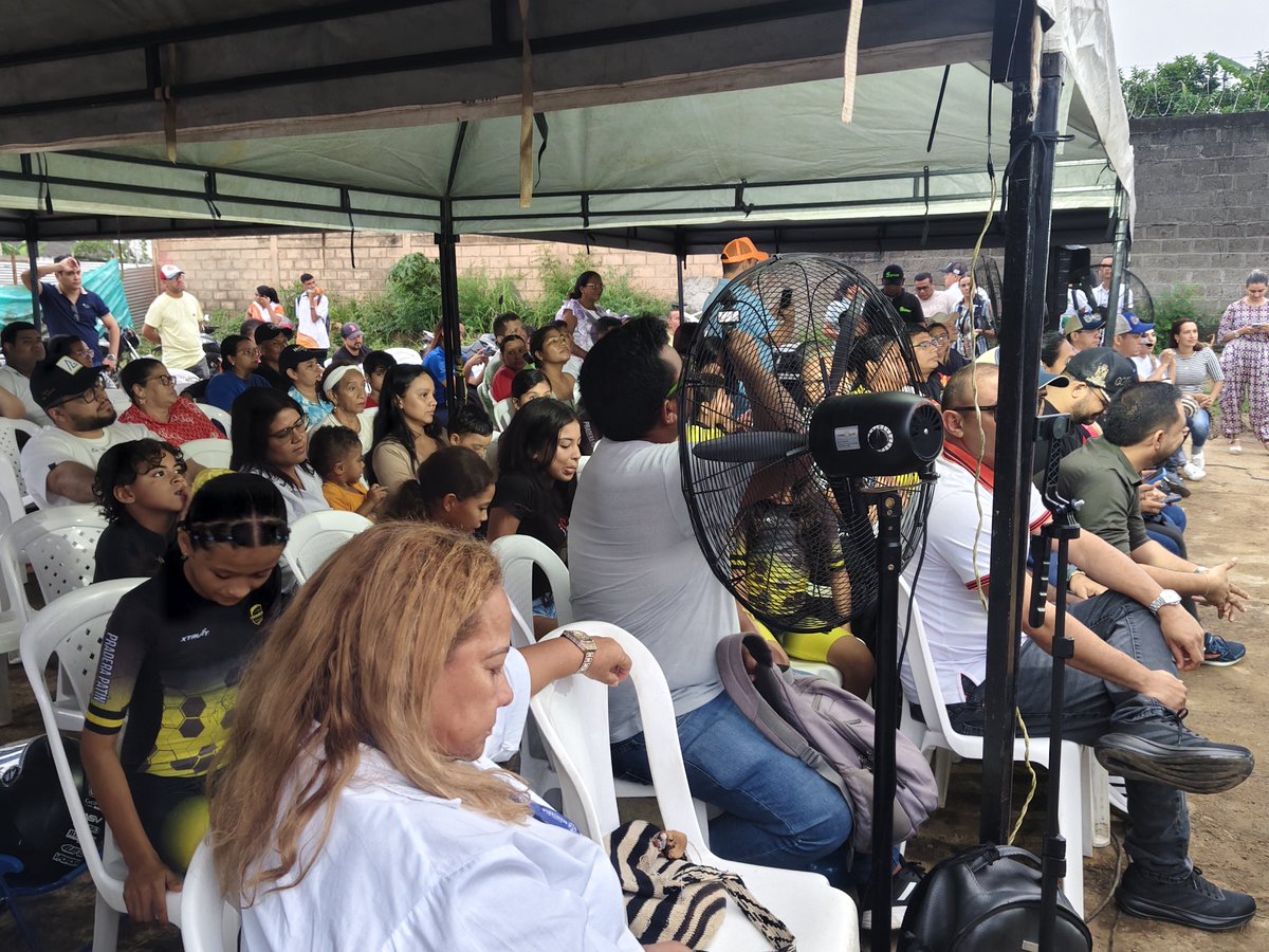 Carlos Peña tweet media