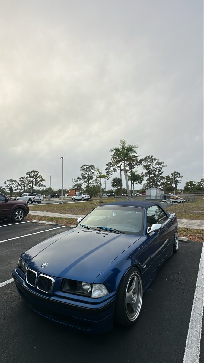 ezpliict tweet media