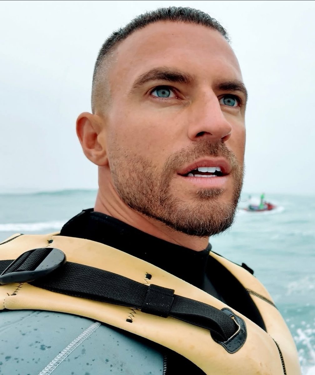 HaleOren91908's tweet photo. Ocean blue, beach days. #seductivesunday https://t.co/4H6KXp8NqG