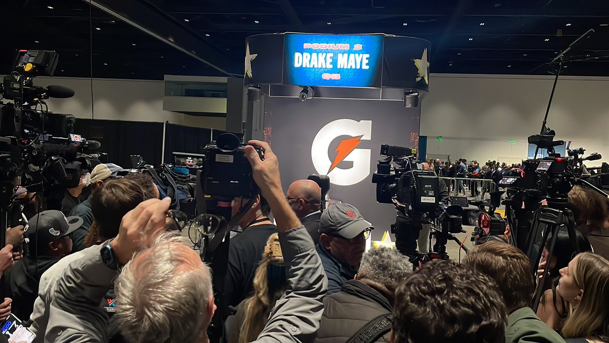 A lot of people waiting for Patriots QB Drake Maye here at #SuperBowl Opening Night.