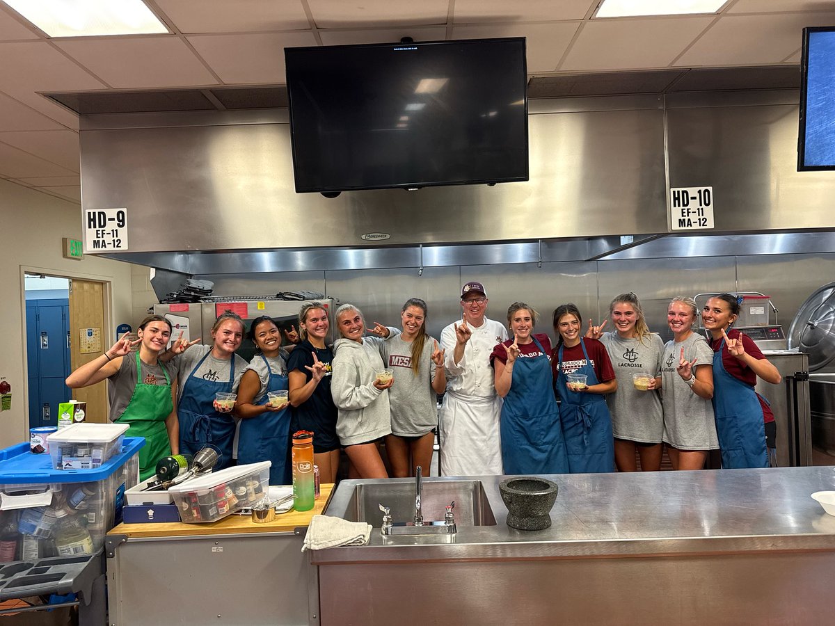 ColoradoMesaU's tweet photo. Since 2019, CMU Tech Culinary Arts and CMU’s Physician Assistant Program have teamed up on the Healthy Cooking Initiative, helping community members prevent diet-related chronic illnesses through hands-on cooking classes. 👨🍳🥦
Learn more ⤵️
https://t.co/GLKfaptpAw
#CMUTech https://t.co/bYK73rTNij