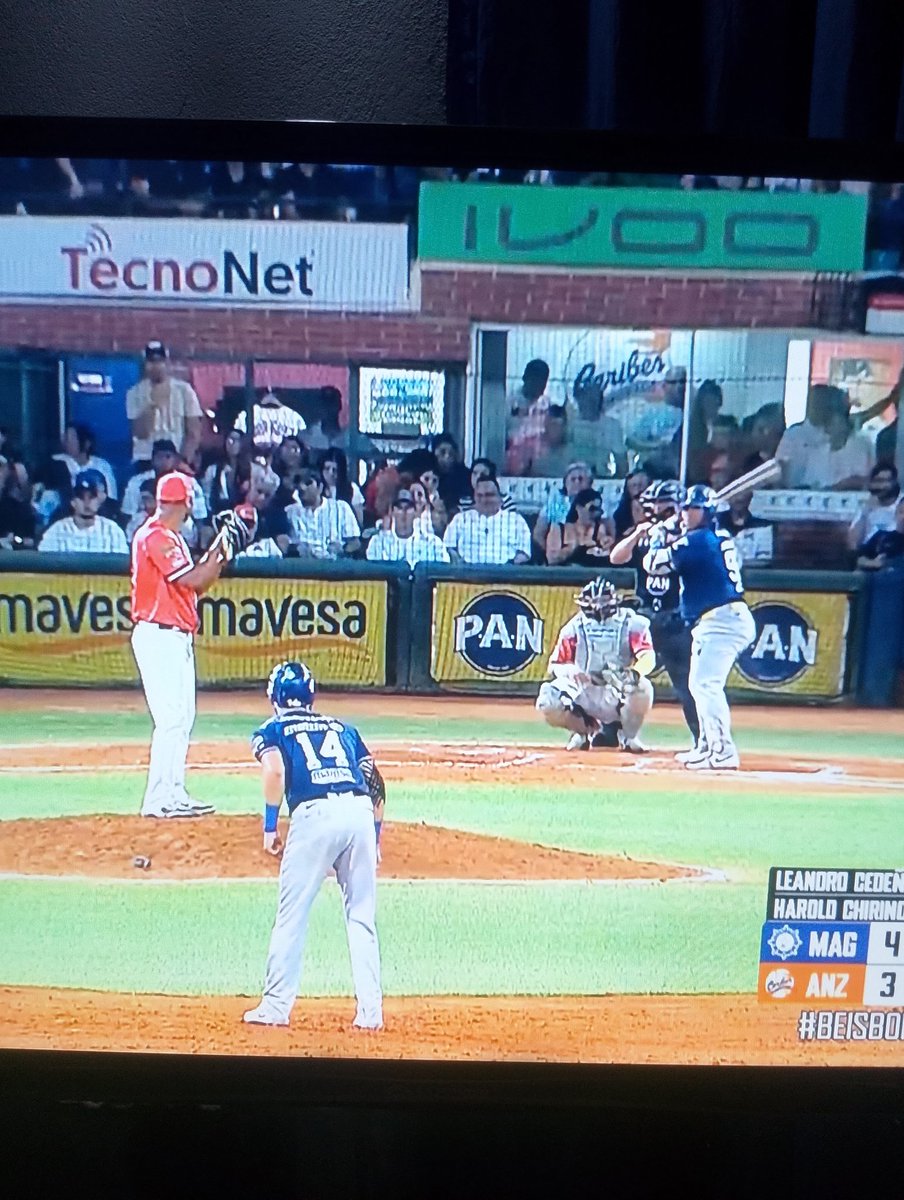 Enma81487's tweet photo. Apoyando a Magallanes saludos #BEISBOLXTELEVEN https://t.co/1geOELyZat