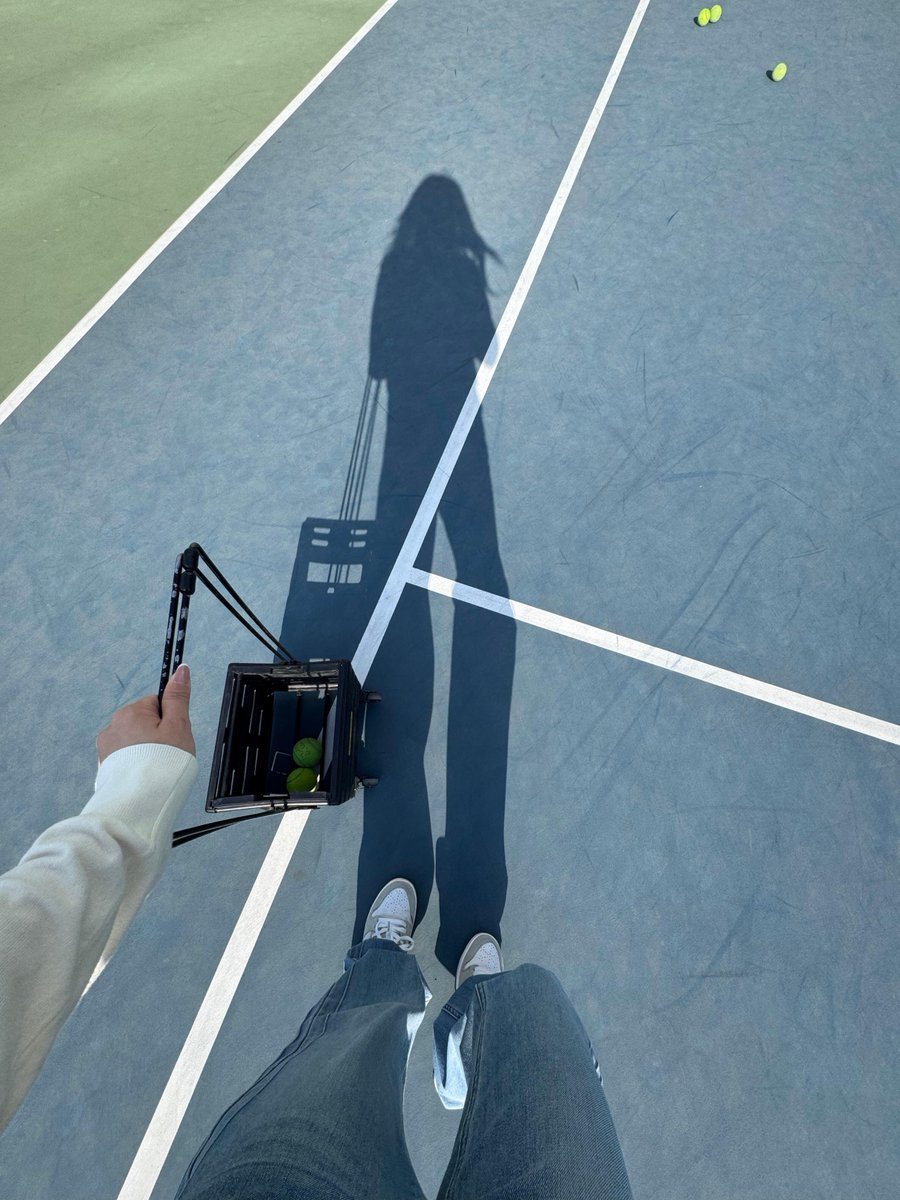 LunaGraceW's tweet photo. 1週間ぶりにテニス再開しなきゃ！🥳  #テニス https://t.co/SRSqIiCUVg