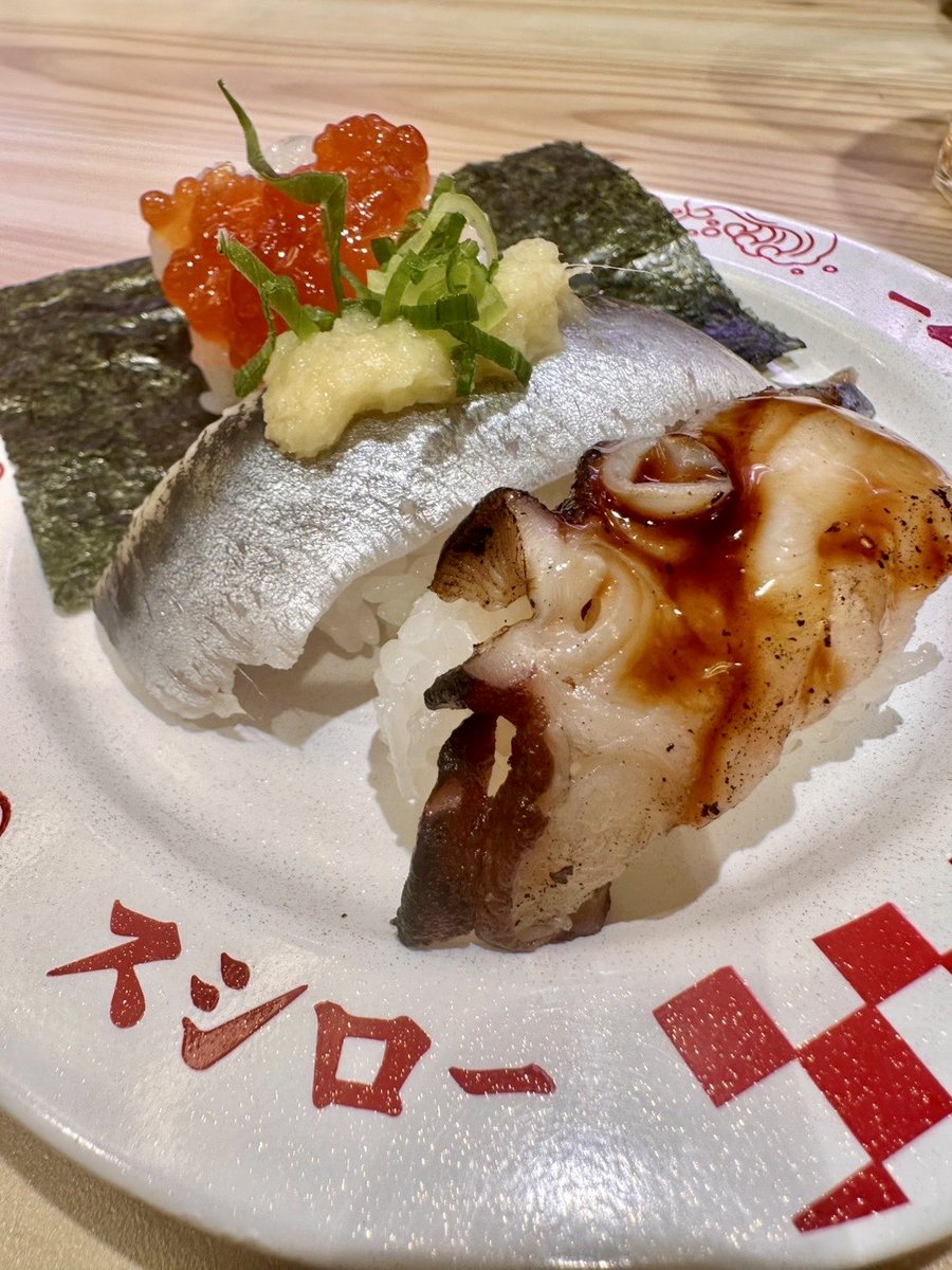 先日スシローさんに伺い

天下の魚市場 豊洲×スシロー 大和寿司監修『江戸前の匠すし3貫盛り』を

食べてきました‼️
美味しかったです🥰