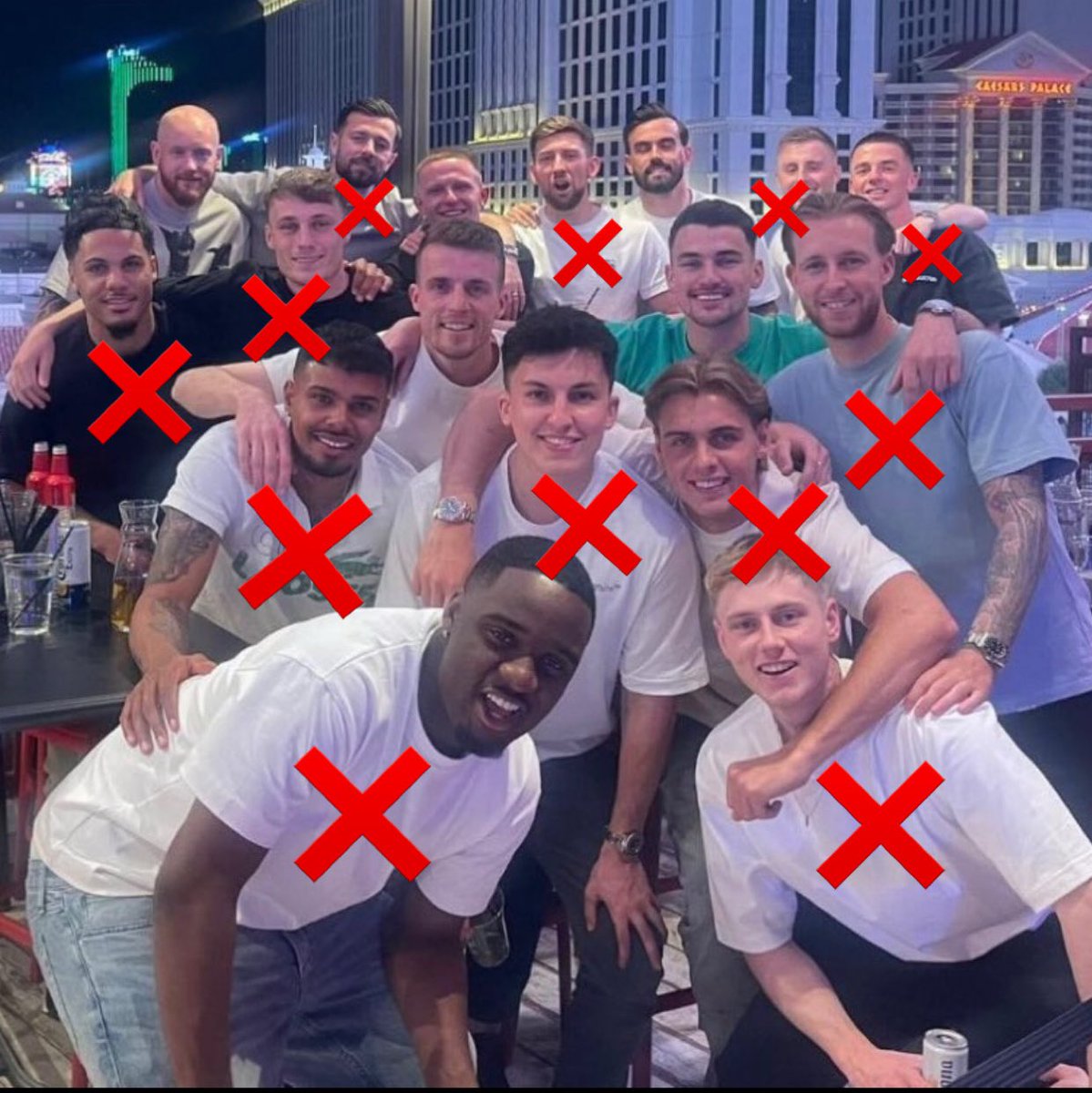 jackcummins_9's tweet photo. The league one champions 💔 https://t.co/s2y7H9FC24