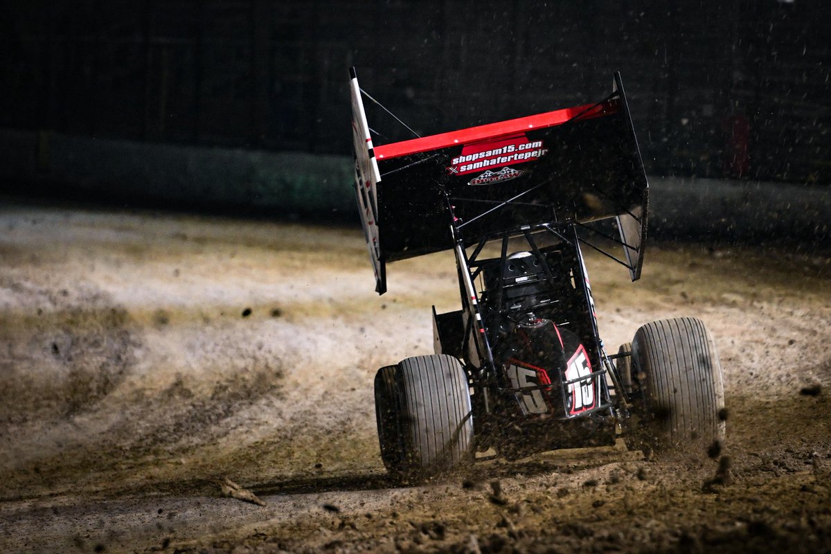 ASCSRacing's tweet photo. Six-time American Sprint Car Series champion @samhafertepejr wins the @HonestAbeRoof Dash and claims the POLE of tonight’s @DIRTcarNats finale!

2. @BrianBrown21 
3. @BradyBacon 
4. @TyCourtney7BC 
5. @AustinMcCarl88 
6. Whit Gastineau
7. @Eaxsomracing 
8. @Brock_Zearfoss https://t.co/M4mBdi0gr1