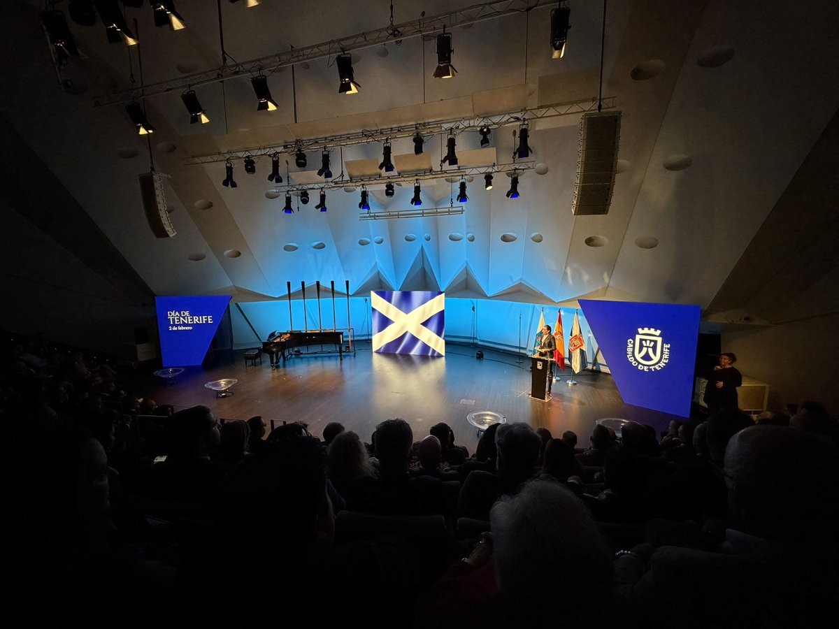 DavidCrego8's tweet photo. 🏴󠁧󠁢󠁳󠁣󠁴󠁿Tenerife celebra su día en el Auditorio “Adán Martín”.
💙Reconocimiento a personalidades de la sociedad civil por parte del Cabildo de Tenerife.
👏Enhorabuena a los galardonados y feliz día. https://t.co/SdqvfWeULv