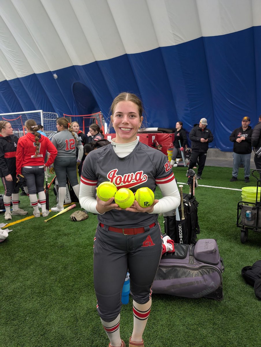 KenleySanger's tweet photo. Had a blast competing this past weekend in Burlington! Here are some stats and highlights from our games:

BA: .556
SLG: 1.556
OBP: .600
RBI: 4
3 💣

@iowa_aries @DiamondAddicts @PG_Softball @PrepSoftball @ExtraInningSB @KUSoftball @SIUESB @WinonaStateSB @MinnStSoftball https://t.co/IEfVaG7N5s