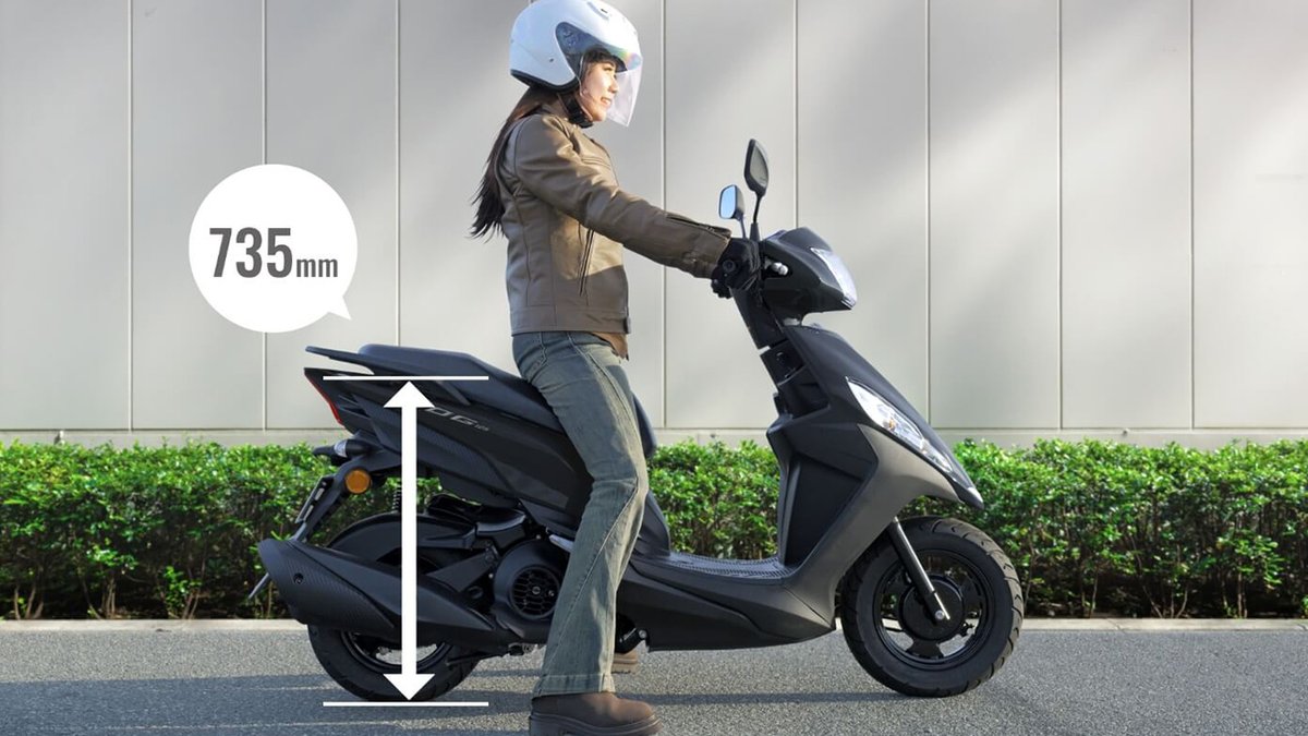 新基準対応の原付が発表されました！！ ジェットヘルメットが収納