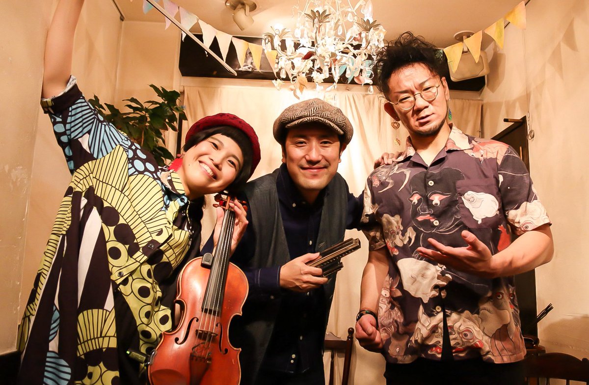 【とまべちなつき】
都丸智栄/アコーディオン
磯部舞子/バイオリン
倉井夏樹/ハーモニカ
ツアーやります！
◉4/11(土)群馬渋川八幡宮・神楽殿奉納演奏
◉4/12(日)東京下北沢lown
◉4/13(月)静岡LIVINGROOM

日程メモよろしくお願いします！
詳細、ご予約開始は後日ポストします！