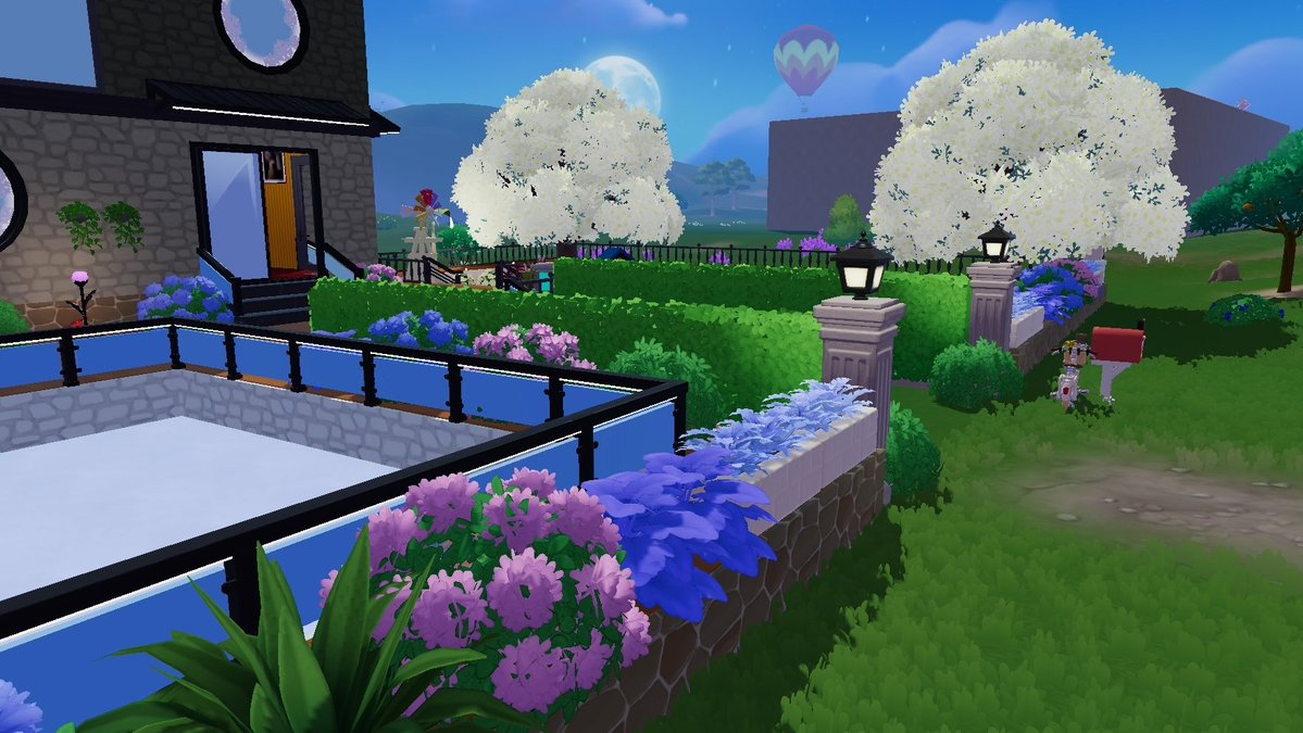 UReiButterfly's tweet image. Funny that me and @Emmy_Sensei are in this picture