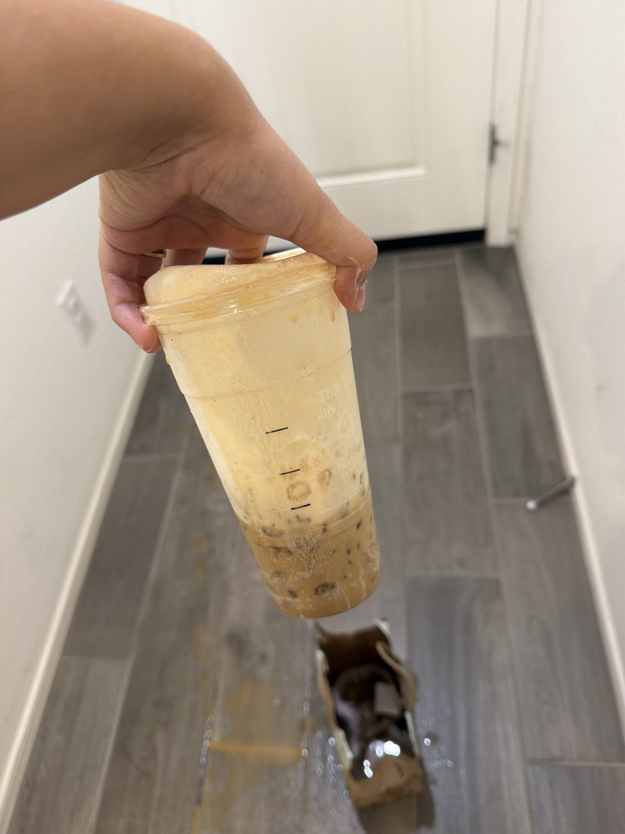 mattrichards501's tweet photo. @DoorDash_Help Hey DoorDash! Here is my recent order that I got earlier today, I also have a ring video of this dripping all over my driveway. Your team only offered me a $5 DoorDash credit on a $25 order. Can you please look into this https://t.co/ZPelqaVla7