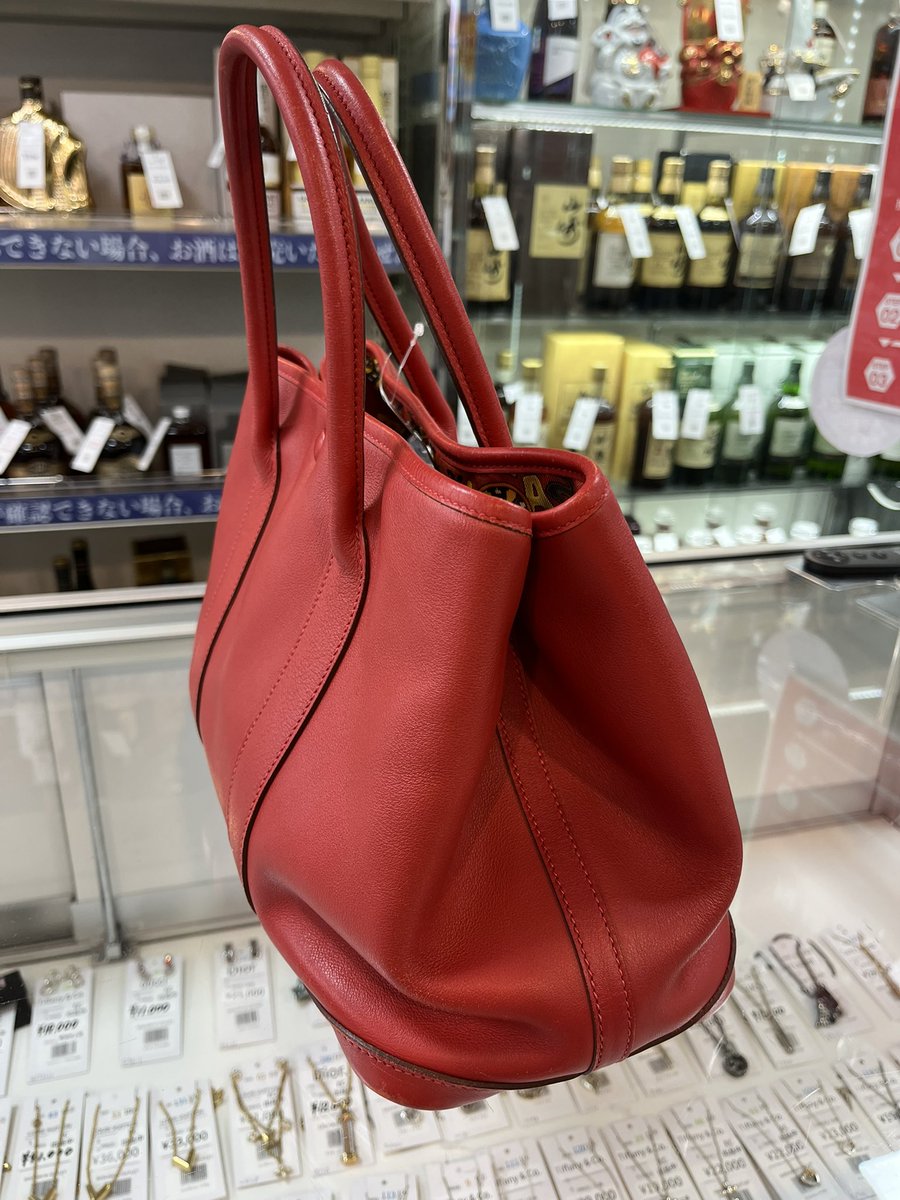 sasugaya_outlet's tweet photo. おはようございます☀️

本日紹介するのはエルメス✨
ガーデンデーンパーティー🥳

憧れのガパ🥰内側が華やかです❤️
1号店にありますので是非手に取ってご覧下さい♪

ご来店お待ちしております💁🏻‍♀️
#sasugayaoutlet
#hermes https://t.co/HgYXikMGcd