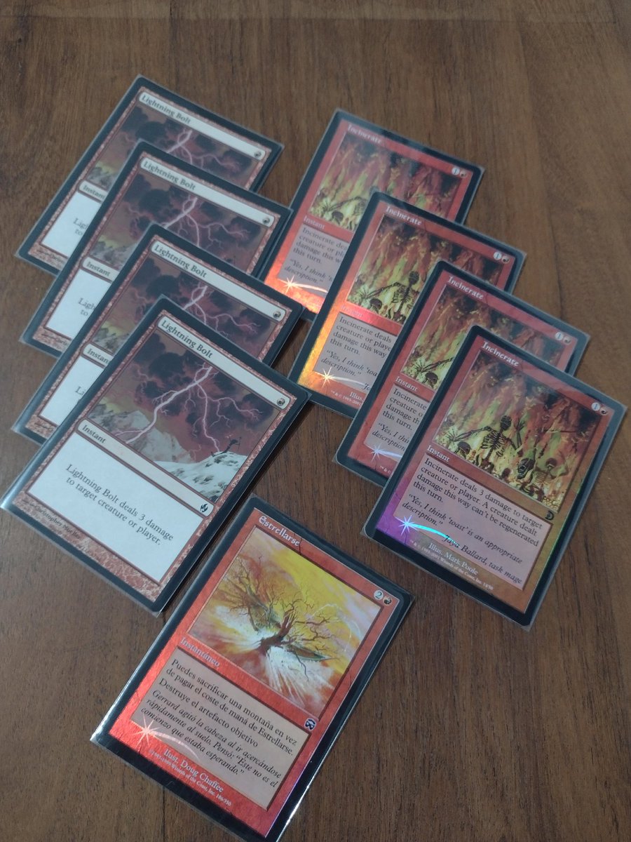 ErnesthorMendez's tweet photo. Mail day, level up de brillantina para mi Slight
#monored #premodern #MTG https://t.co/E074uaFDZx