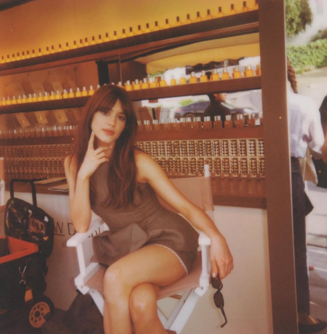 annie ﾟ𐦍༘ tweet media