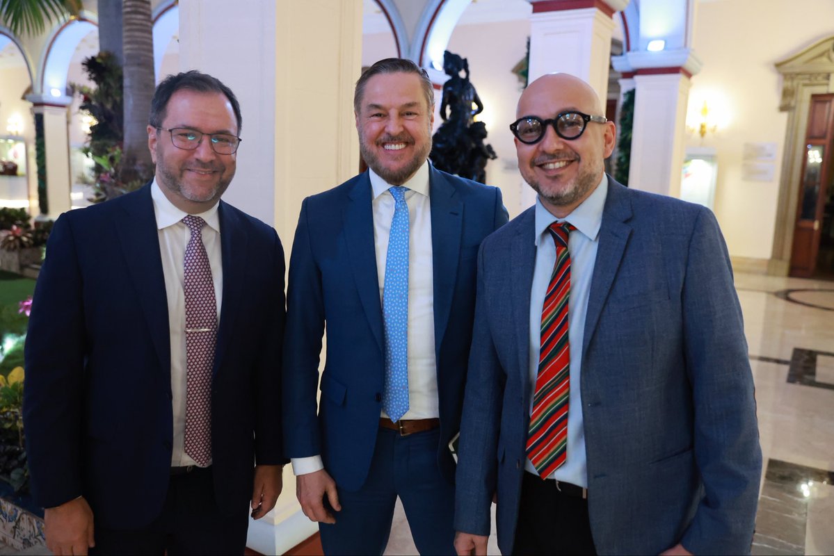 La presidenta encargada, Delcy Rodríguez, designó como representante diplomático de Venezuela ante los Estados Unidos (EEUU) a Félix Plasencia, informó este lunes el canciller de la República, Yván Gil. 

Las declaraciones del ministro de Relaciones Exteriores fueron ofrecidas