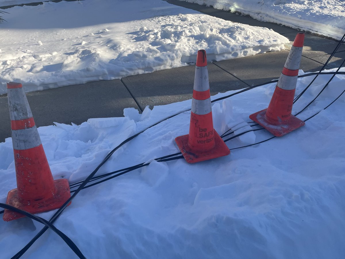 loveg30's tweet photo. @Verizon came to my house this morning and decided to knock down my power line and then claim it wasn’t their fault. Here is what I came home to. FYI, there was also some trespassing involved and a picture being taken of my meter. https://t.co/dXd1GQZ8sK