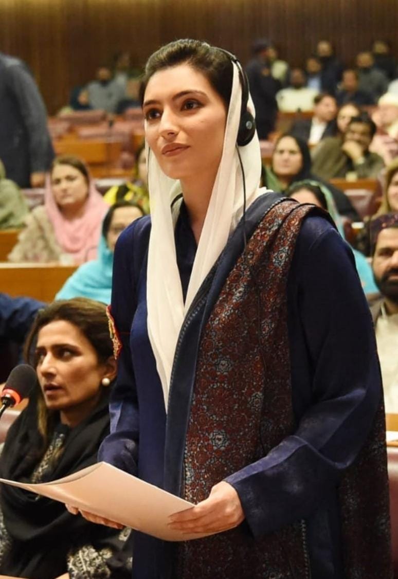 Happy Birthday Honourable First Lady Asifa Bibi

 🎂🎂🎂🎂💐💐💐💐💐

May Allah bless &amp; protect you always 🤲🏻