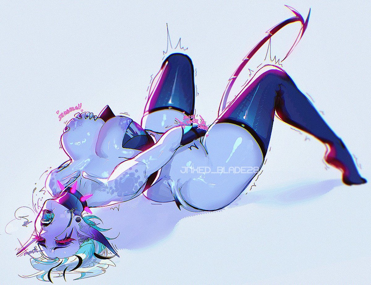 JNXED_BLADE28's tweet image. petting the kitty 💕😚