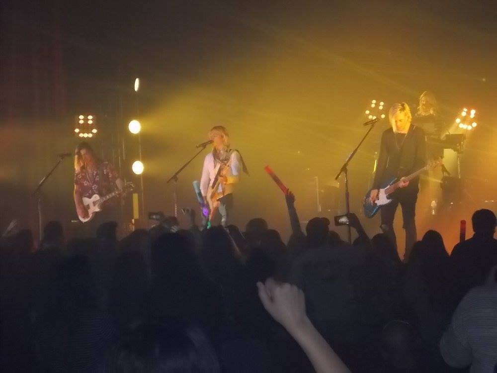 I feel OLD. I met Ryland Lynch and saw R5 10 YEARS AGO TODAY..........