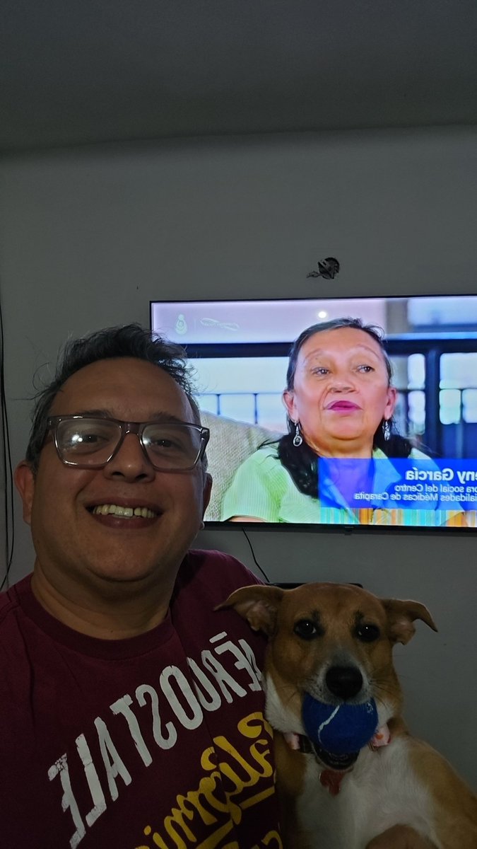 reymila08's tweet photo. #BEISBOLXTELEVEN emocionando viendo la gran final aqui en caracas, y con el gran sinfonía de televen https://t.co/zS0Y94KuwW