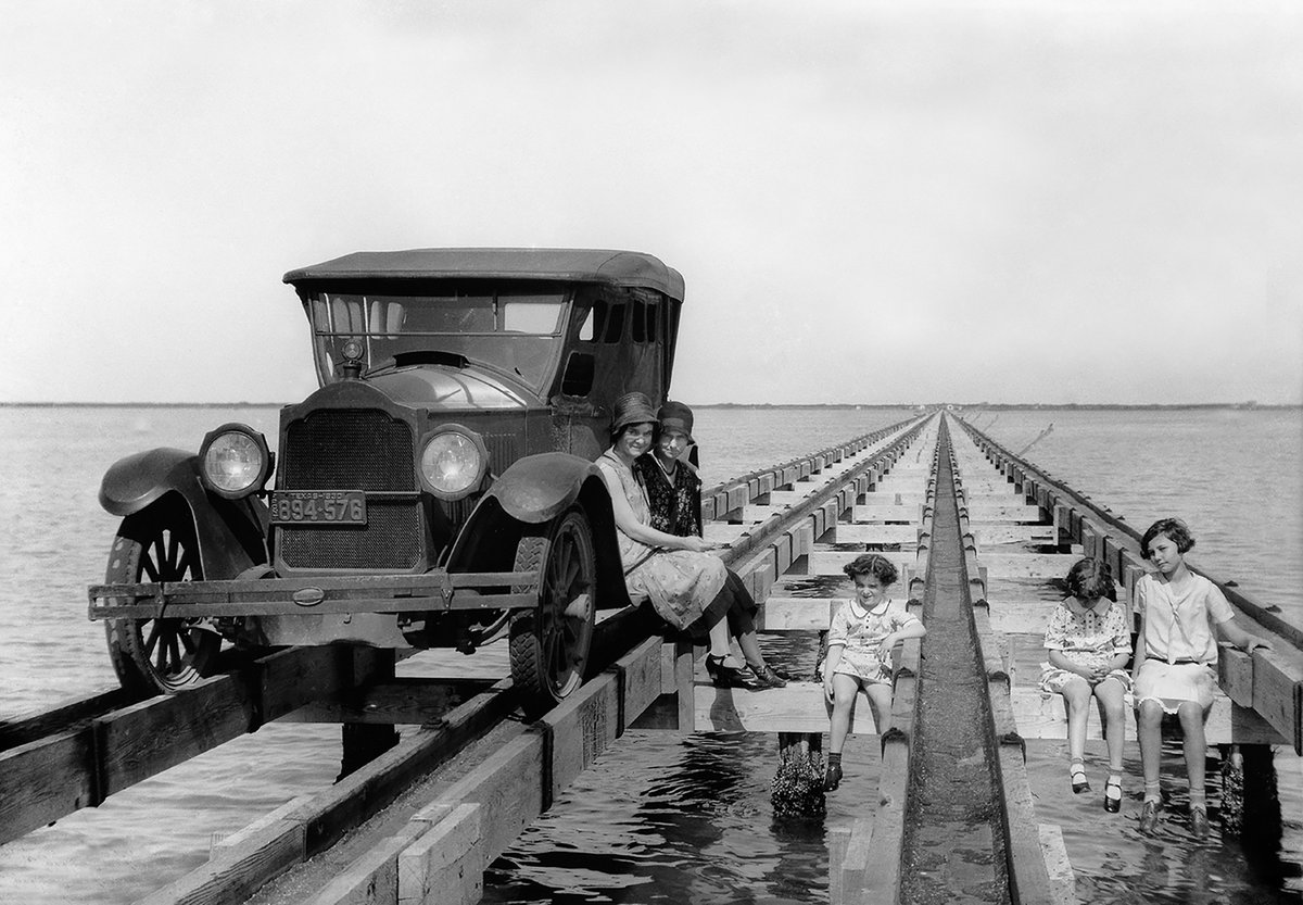 Traces of Texas tweet media