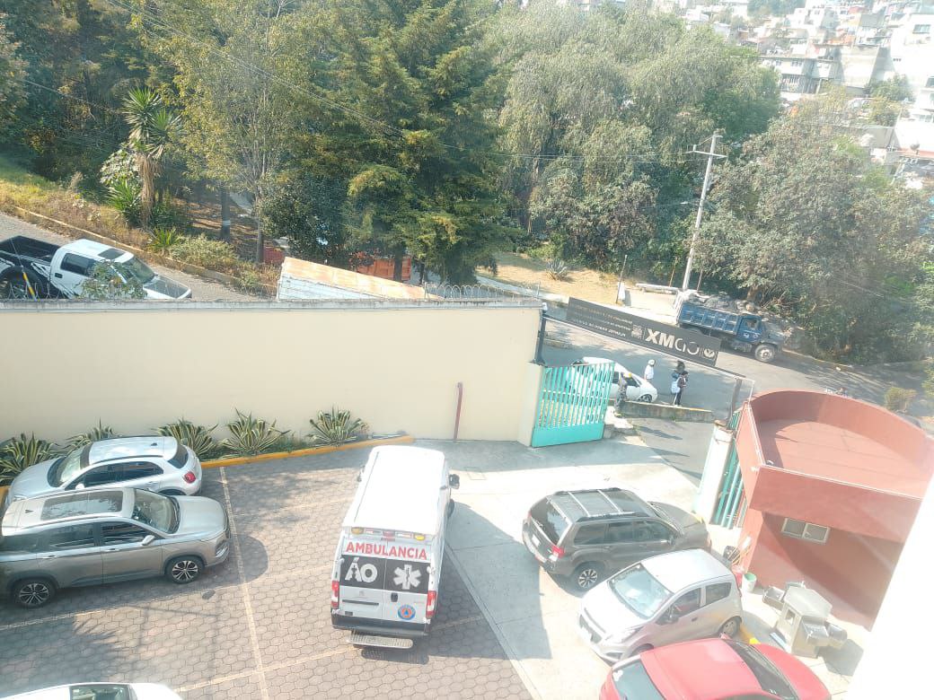 sii_isu's tweet photo. 30/01/26 en Vasco d Quiroga,IEMS(ÁO2),trabajador fue trasladado al hospital,después d q presentara incidente delicadísimo d salud. Este plantel nunca ha contado con personal q atienda urgencias médicas,aunque ya ha habido otros incidentes en los q ambulancia tarda.¿Hasta cuándo? https://t.co/RDVpGva3ve