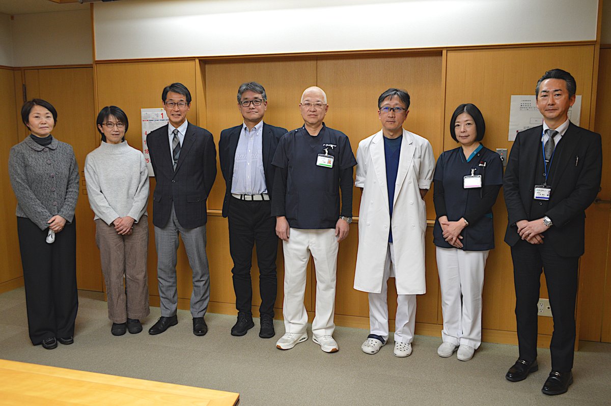 1月30日、長野県立こども病院院長の稲葉先生と移行期医療支援センター長の滝聞先生が来院され、小児期に発症した慢性疾患を持つ子供たちが成人を迎え、地域の基幹病院や成人科医との協力体制の下、医療移行を行う"移行期医療支援"について、当院と支援コーディネーターの連携体制の検討をはじめます。