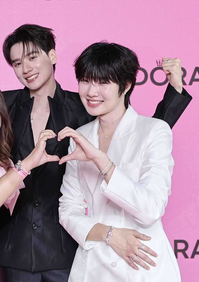 smileknp19's tweet image. 💬 : ยิ้มหวานๆด้วยน๊า
🦆 : ค้าบบบบบ
เจ่ง🤣🤣🤣🤣
KNP PANDORA TH AMBASSADORS #PandoraUnlockLovewithKengNamping