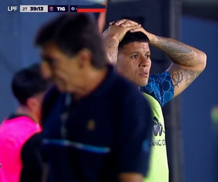 el aura perdedora que emana este chad es impresionante, emociona realmente