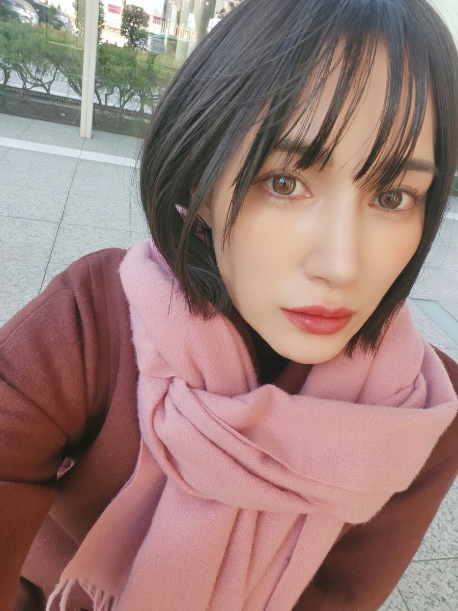 2月も張り切っていきます!

仕事で東京、丸の内辺りを
歩いたんだけどすごいねぇ!
あんまり行ったことなかったから
綺麗な高層ビル多くてびっくりした。

今日もこれから出発～!
もう花粉飛んでる..?