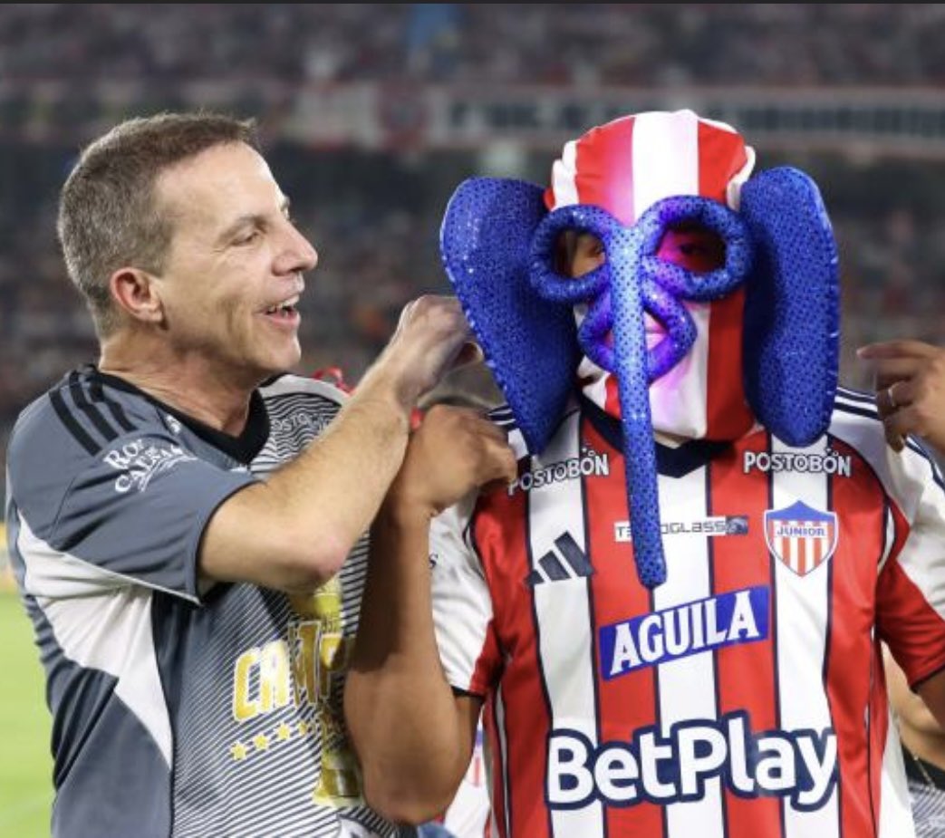 pasionJuni's tweet photo. Entiendo la alegría del hincha del Cali por el “Titi”, es buen jugador que dio resultado en #Junior siendo revulsivo, el prefirió irse, por que mejoró su salario y obtuvo más protagonismo, los mejores deseos. Ahora, Junior lo cambio en su nómina por Muriel. ¿Hizo bien? https://t.co/qLgcBkNPXE