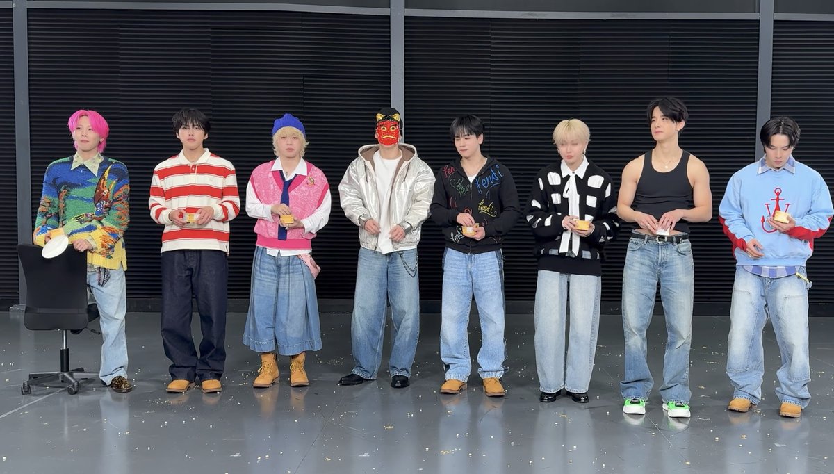 28aco12's tweet photo. 節分ガチ勢JO1です
こんなに節分が大好きなグループとファンいる？笑 https://t.co/0lD2WjegQj