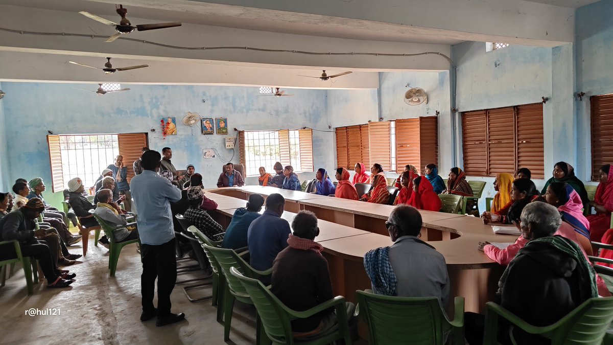 Singharbind's tweet photo. Every small step counts Nidan team participated in the election process for the Van Sangrakshak Committee at Piri in Chatra Jharkhand The election was conducted in a transparent and democratic manner through a voting process and our SHGSuman Kumari was elected as Vice President. https://t.co/nVAVBkv0Wm