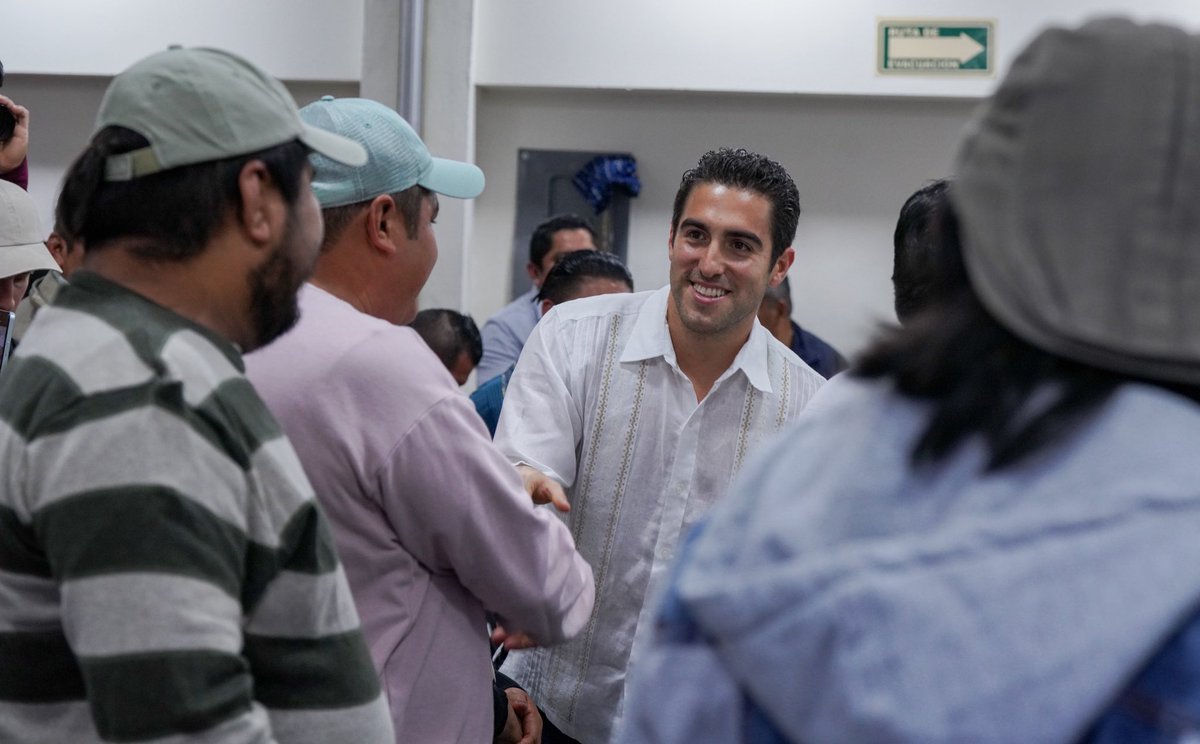 En la transformación del país hemos alcanzado logros históricos en materia laboral y seguiremos avanzando por los derechos de las y los trabajadores.

Por eso, hoy nos reunimos con nuestros amigos y amigas de la CROC y su líder en Quintana Roo, <a href="/MartinDeLaCruzG/">Martín de la Cruz</a>.
