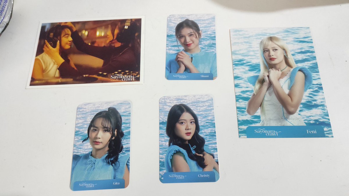 Jeremyyy_7's tweet photo. Berhubung sekarang sudah tidak aktif ber jktan siapa tau mau ada yang ngoleksi koleksi lama ini, kebanyakan Christy sii hehehehe 
- WTS set sayonara crawl beserta PC nya https://t.co/MX7H8ztyMM