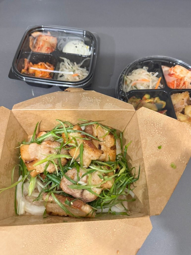 Tried pork belly for the first time today because Jimin loves it and I have ZERO personality outside of trusting that man’s taste 🥓✊Sides (banchan) were excellent! Meat was thicker than I thought it would be. Had a cook it more because I didn't wanna bite into thick pork fat 😂