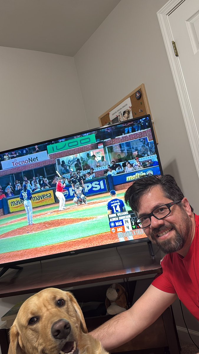 Rubmaryg's tweet photo. @Teledeportes_10  desde Atlanta, EE.UU apoyando a la Nave Turca! Arriba Magallanes! #BEISBOLXTELEVEN https://t.co/b3Tf4H0oAP