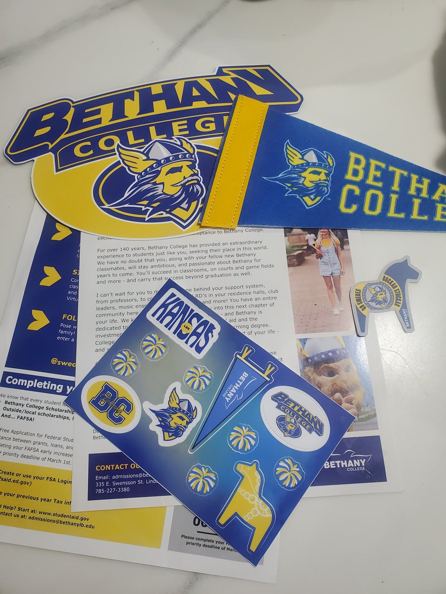 Lowkey getting mail from colleges is lit 🙃🥶