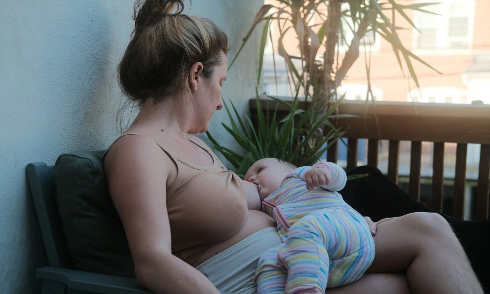 Moms who breastfeed less likely to suffer depression or anxiety: talker.news/2026/02/02/mom… 

#parenting #motherhood #studies