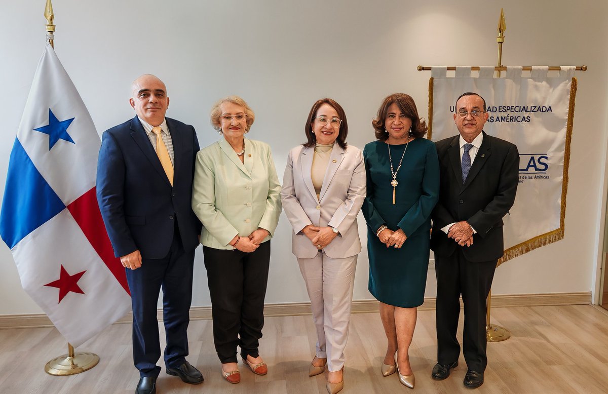 nicoterrerosb's tweet photo. Hoy sostuvimos una valiosa reunión de coordinación e intercambio entre los rectores y rectoras de las universidades oficiales de la República de Panamá, que conforman el Consejo de Rectores de las Universidades Públicas.
Como rectora de la UDELAS, fue un honor recibirles en nuestra casa de estudios, reafirmando el compromiso con el diálogo, el trabajo colaborativo y el fortalecimiento de la educación superior pública del país.
Desde el consenso y la cooperación, UDELAS avanza.