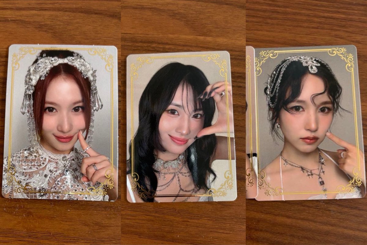 TWICE #MISAMO PLAY Foil-Pressed Lucky Draw Photocards ( Momo, Sana  display picture 1