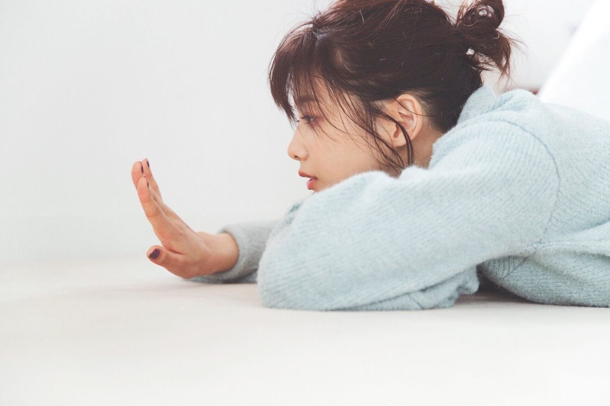 _____xxsn27's tweet photo. 『付き合ったらさー、何してくれる？』どうせ思ってもないことを平然と言う彼女はぼくの想い人。『デートとか？』思い切って言ってみた、出来ればぼくの勝ち。「つまんない、幸せにしてやるよとか言えないの」どうやらぼくの返しはイマイチだったらしい。でも彼女の頬は赤く染っている、引き分けかな。 https://t.co/lf1uOWhA0X