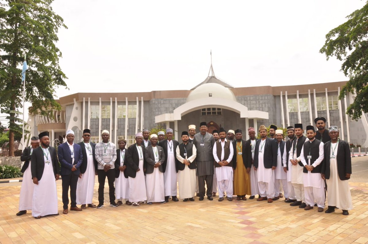 Jamia Ahmadiyya Tanzania tweet media