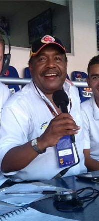 CejotaElprofeta's tweet image. Que gozo escuchar a Jorge eliécer torres. Se sabe bien los nombres de los jugadores, de dónde son, dónde se criaron, no grita, no coloca apodos estúpidos. El mejor narrador del fpc 
Y lo mejor es ese dicho del "aquí está tu hijo" cuando un jugador hacer un gol