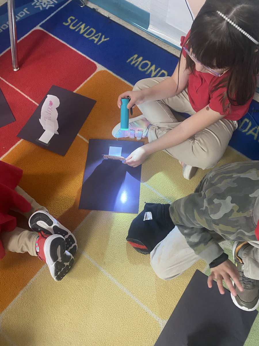MAlvarez_MCE's tweet photo. Phil saw his shadow in our classroom too! You know what means?! 6 more weeks of winter. 🕳️❄️⛄️🌨️🥶 #TeamSISD #GroundhogDay #DiadelaMarmota #DualLanguageAcademy #MCE https://t.co/jfsPEuFnqL