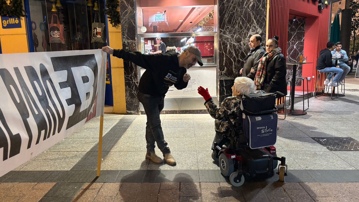 escanosenblanco's tweet photo. Seguimos intentando que no quede NADIE sin conocernos en Aragón. 
Vamos a por el primer escaño autonómico vacío. https://t.co/MusUU9fPxB