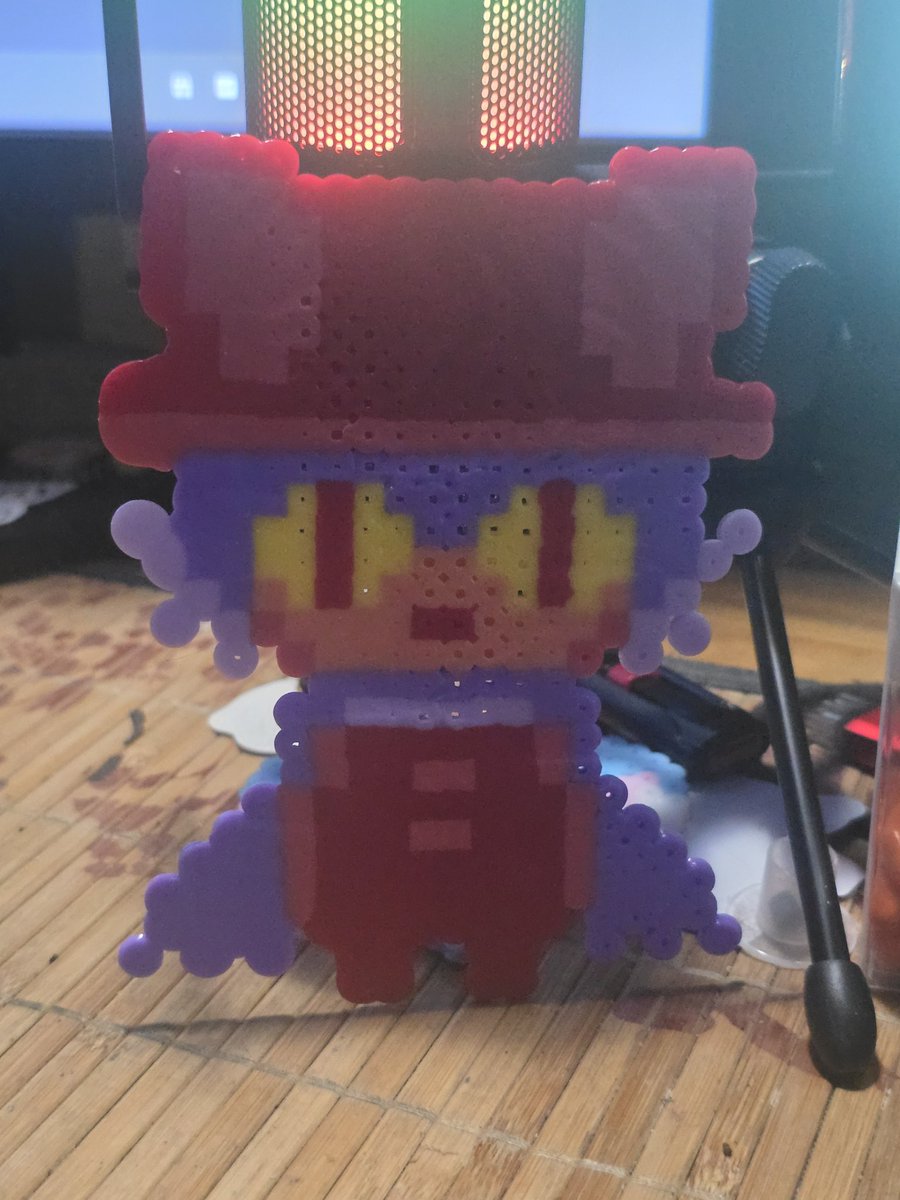 terrart1's tweet photo. hai guys long time no see i love making things with these beads,im not perfect but i like how they came out!!!! #oneshotgame https://t.co/WnvJzmmQBX